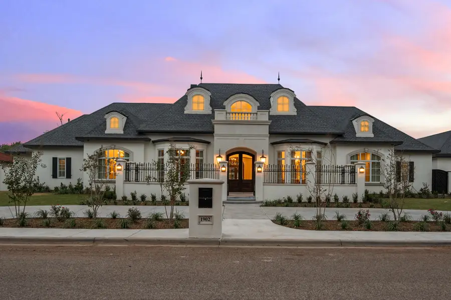 1902 Aberdeen Avenue, Lubbock, TX 79407 - #2