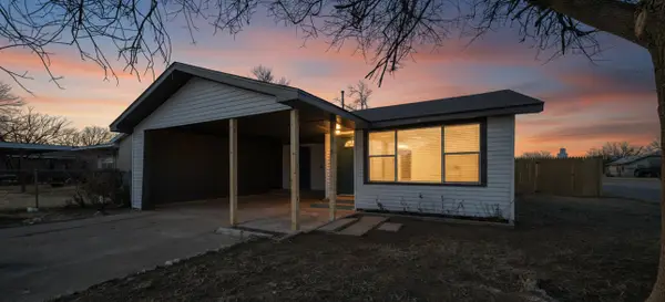 409 E 6th Street, Idalou, TX 79329