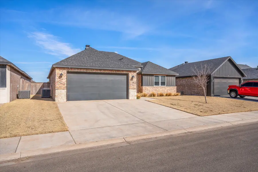 810 N 2nd Street, Wolfforth, TX 79382 - #2