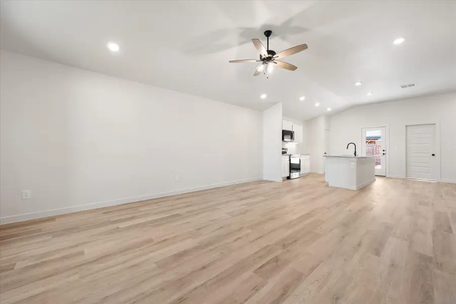 2415 Aberdeen Avenue, Wolfforth, TX 79382 - #3