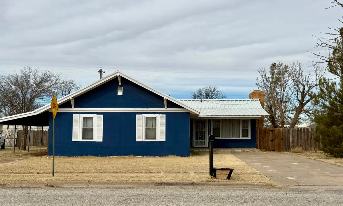 211 Watts Avenue, Ralls, TX 79357 - #1