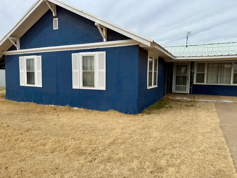 211 Watts Avenue, Ralls, TX 79357 - #2