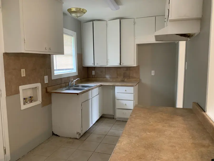 2209 E 29th Street, Lubbock, TX 79404 - #3