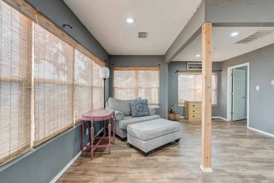 1003 8th Street, Shallowater, TX 79363 - #3