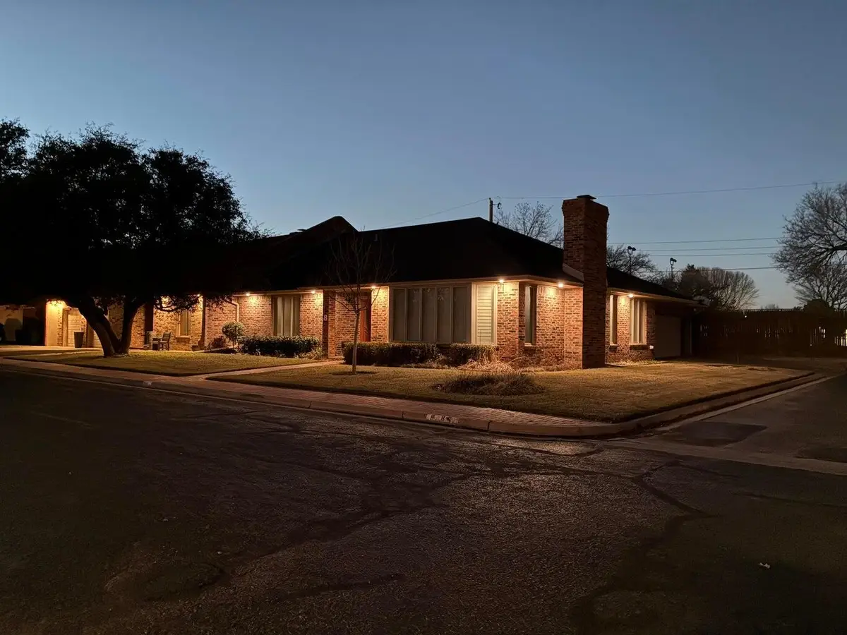 8 Westridge Square, Plainview, TX 79072 - #1