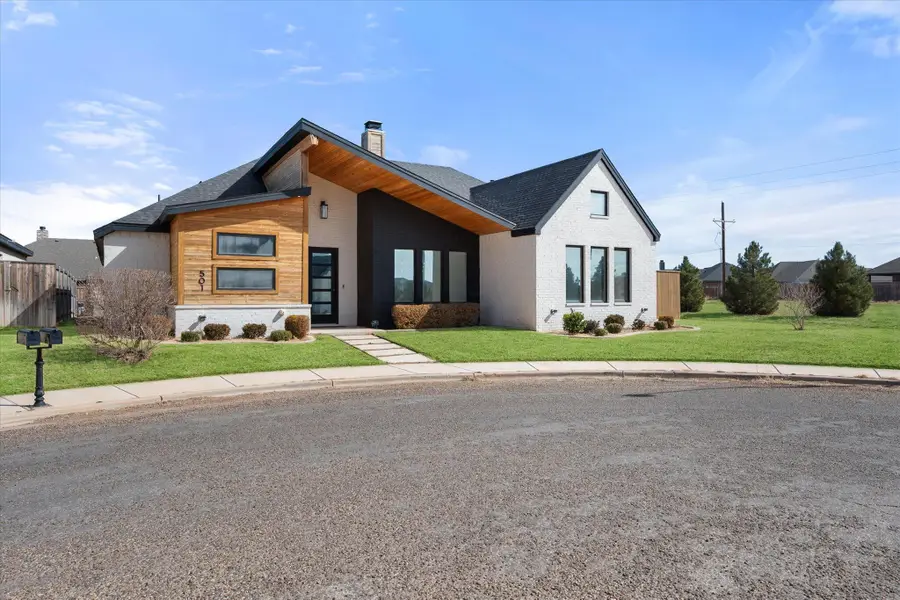 501 Brookshire Avenue, Wolfforth, TX 79382 - #2