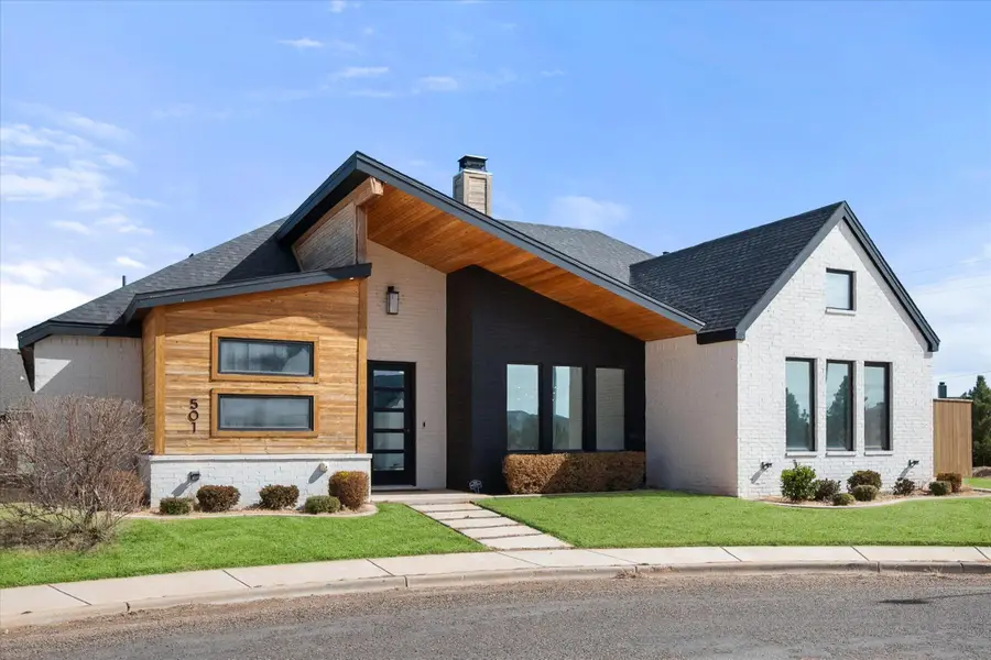 501 Brookshire Avenue, Wolfforth, TX 79382 - #3