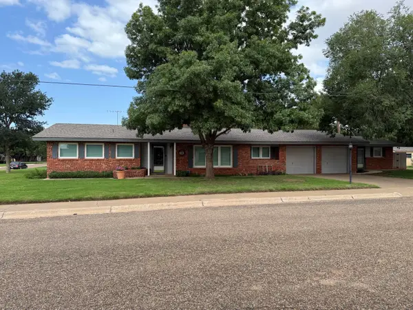 1901 Avenue R, Tahoka, TX 79373