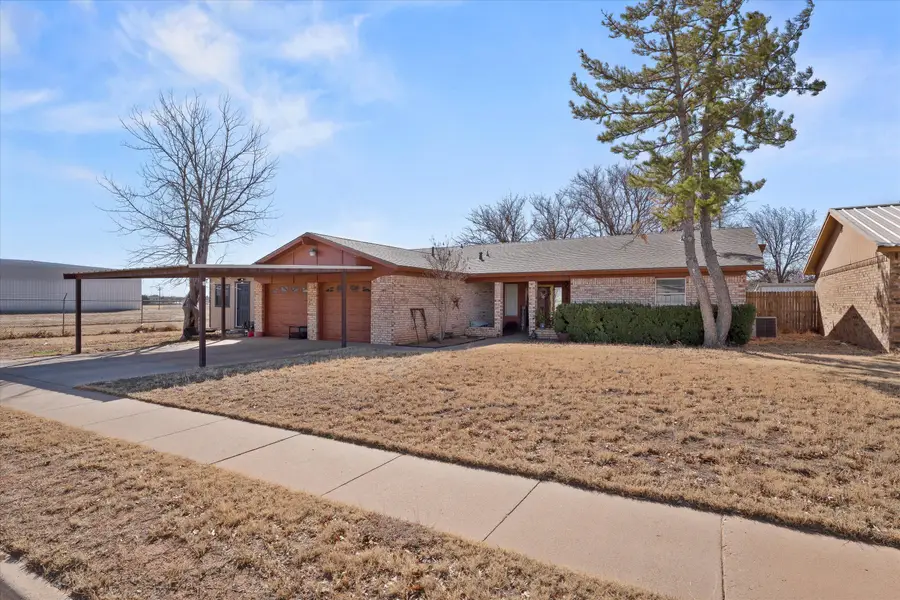 704 Cherry Street, Levelland, TX 79336 - #2