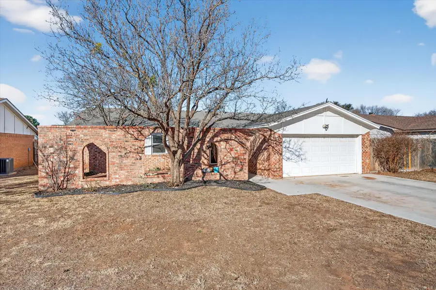 8806 Elkridge Avenue, Lubbock, TX 79423 - #2