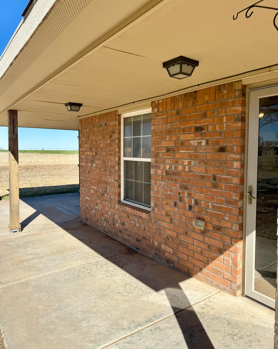 1307 Avenue A, Olton, TX 79064 - #2