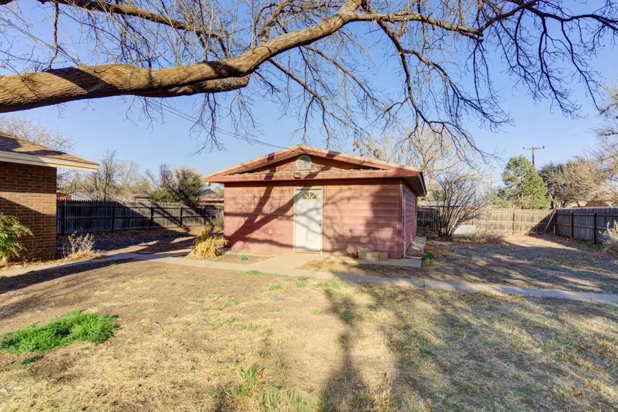 509 18th Street, Seagraves, TX 79359 - #3