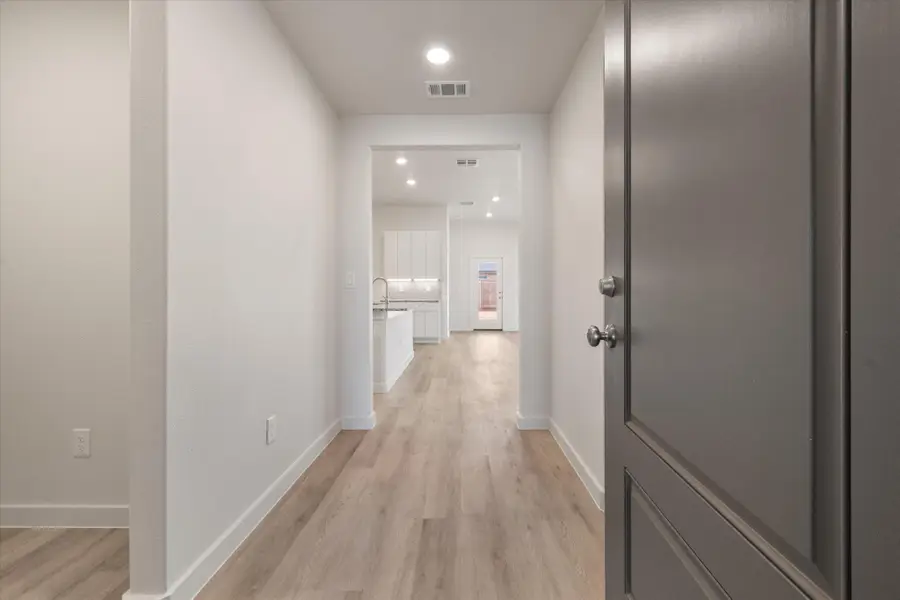 2421 Aberdeen Avenue, Wolfforth, TX 79382 - #3