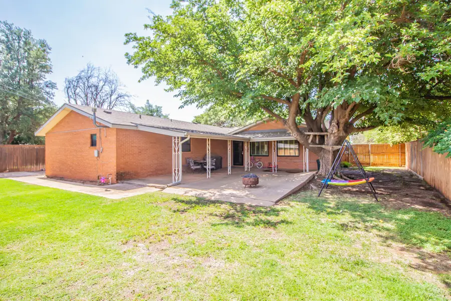 1603 E Reppto Street, Brownfield, TX 79316 - #2