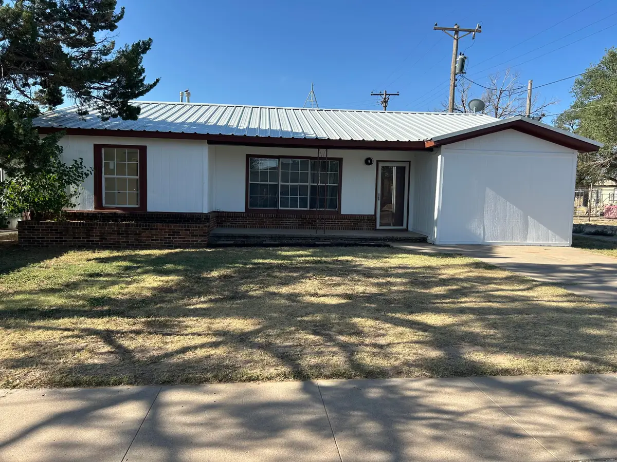914 13th Street, Levelland, TX 79336 - #1