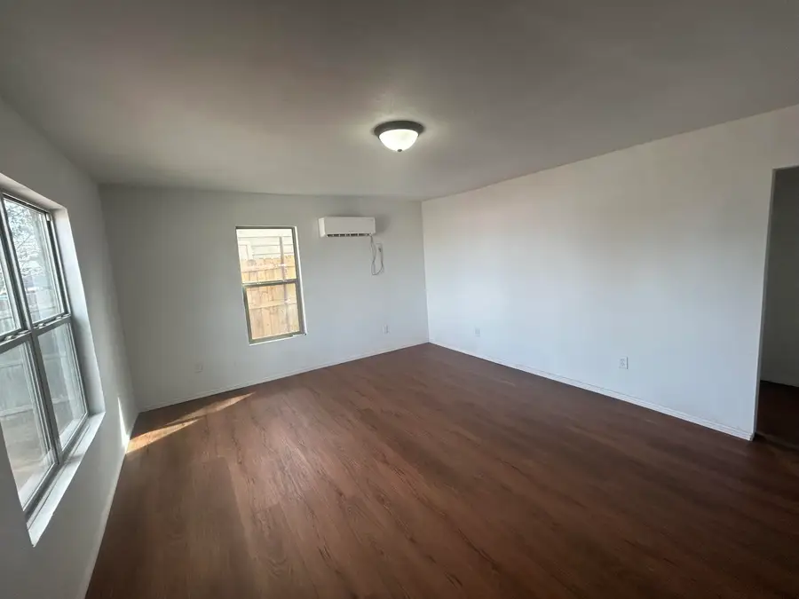 1206 12th Street, Levelland, TX 79336 - #3