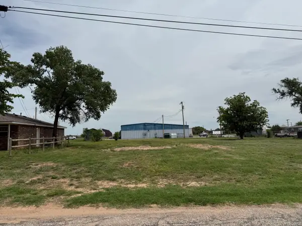 522 N 9th Street, Memphis, TX 79245