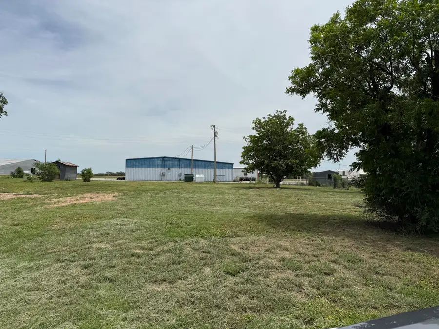 522 N 9th Street, Memphis, TX 79245 - #2