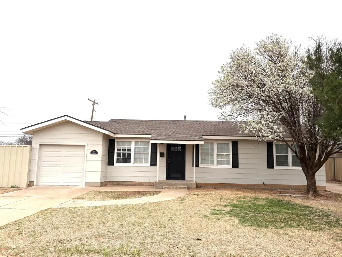 802 S Lons Street, Brownfield, TX 79316 - #1