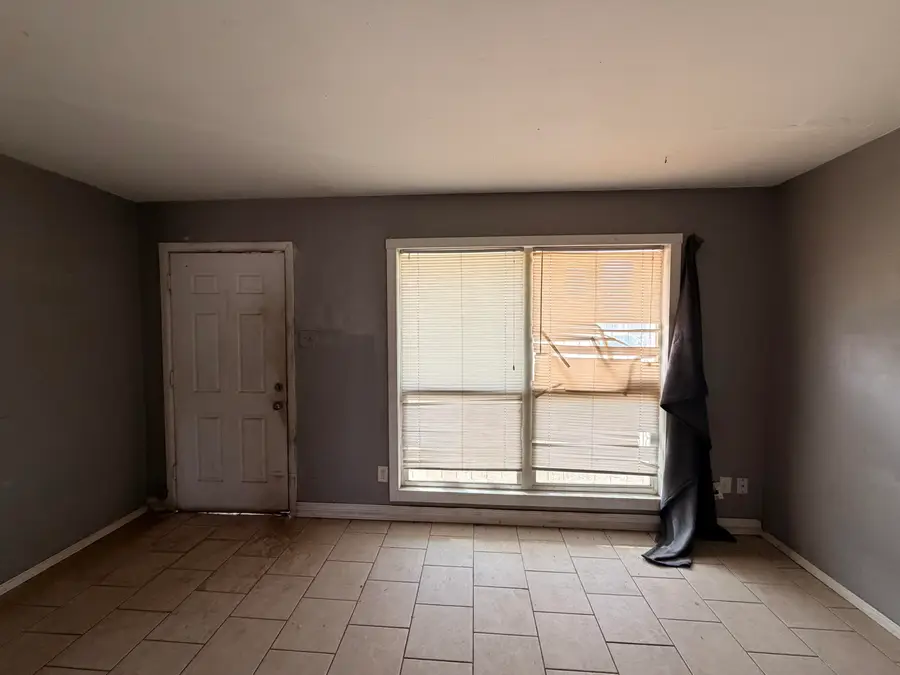 1821 E 1st Place, Lubbock, TX 79403 - #3