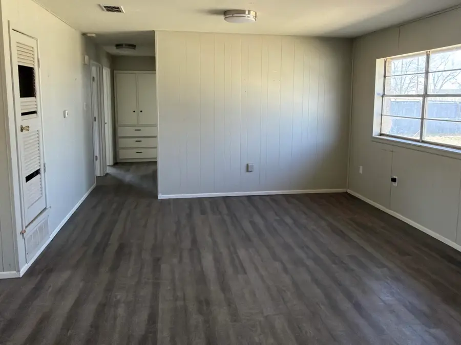 307 E 5th Street, Sundown, TX 79372 - #3