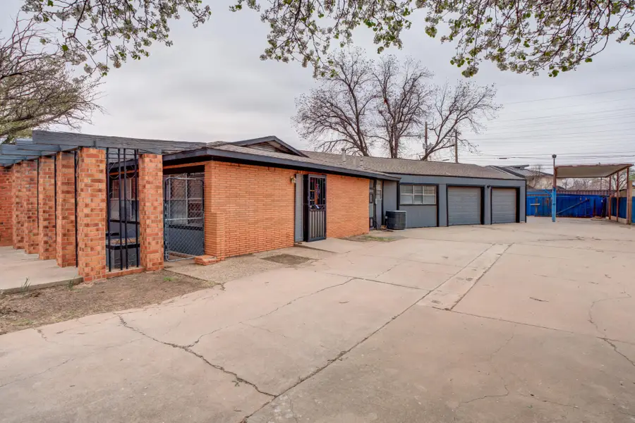 2213 33rd Street, Lubbock, TX 79411 - #2