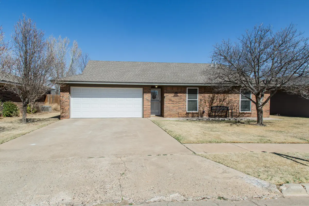 4204 Ridgeway Drive, Plainview, TX 79072 - #1