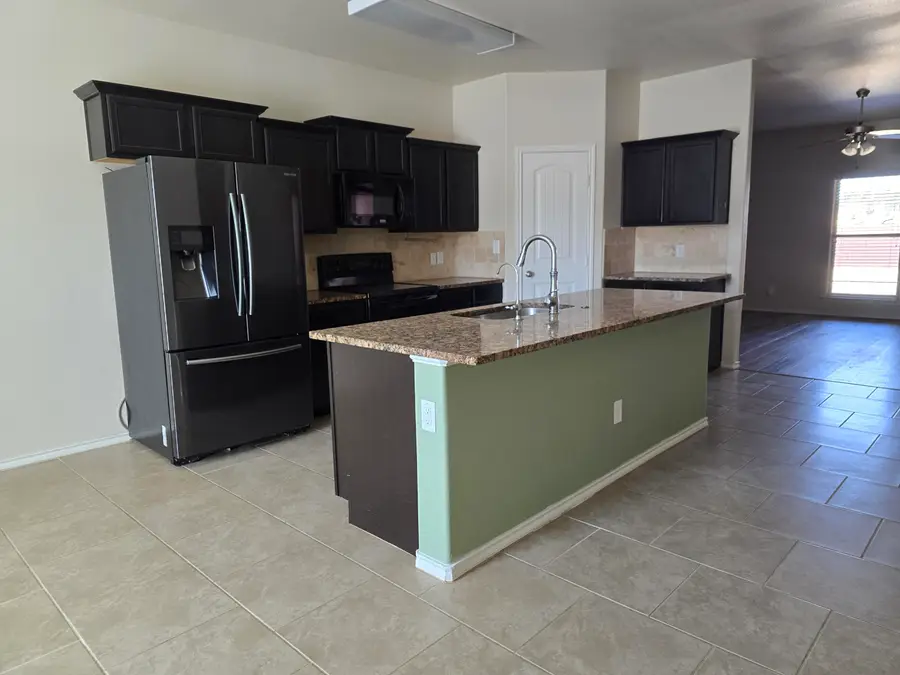 7028 34th Place, Lubbock, TX 79407 - #3