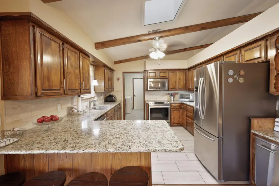 208 N Navasota Drive, Plainview, TX 79072 - #3