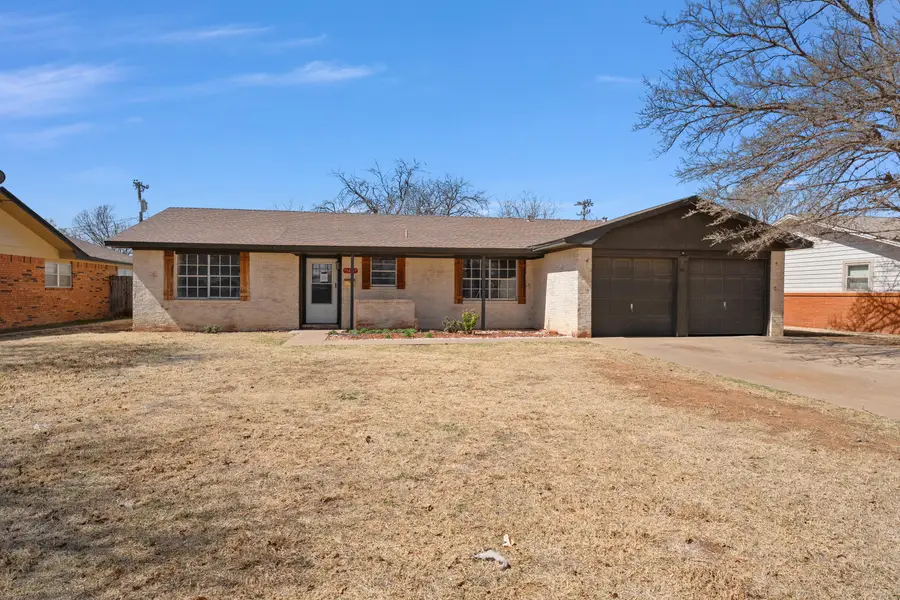 1415 Holliday Street, Plainview, TX 79072 - #2