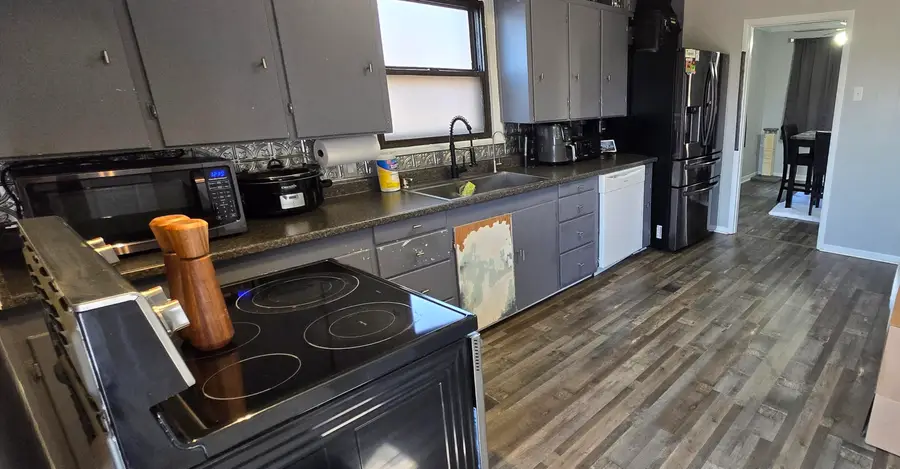 215 N 24th Street, Lamesa, TX 79331 - #3