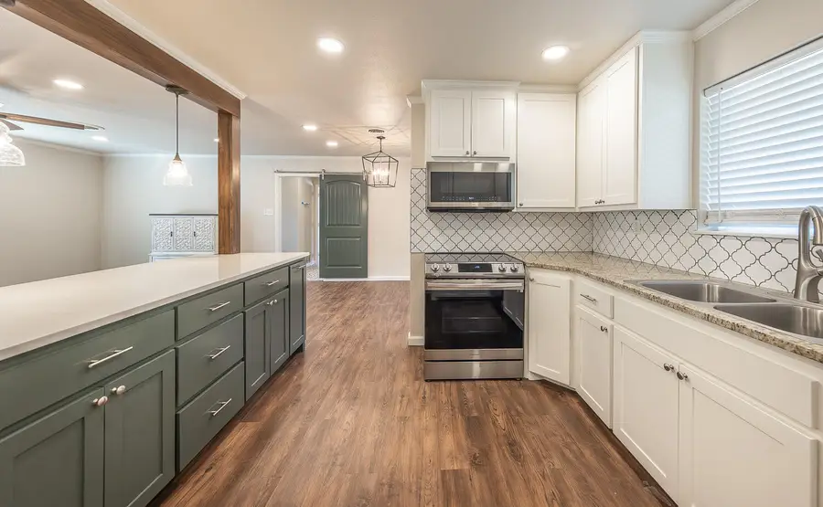 1304 8th Street, Shallowater, TX 79363 - #2