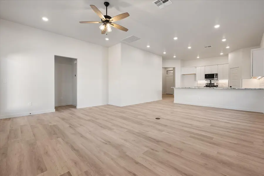 6927 53rd Street, Lubbock, TX 79407 - #3