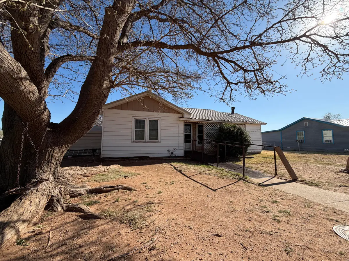 912 Bell Avenue, Turkey, TX 79261 - #1