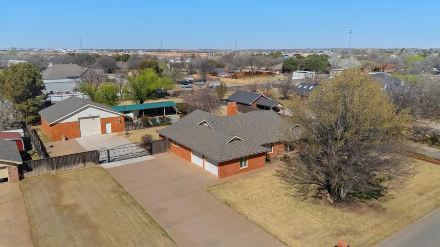 6808 Rochester Avenue, Lubbock, TX 79424 - #2