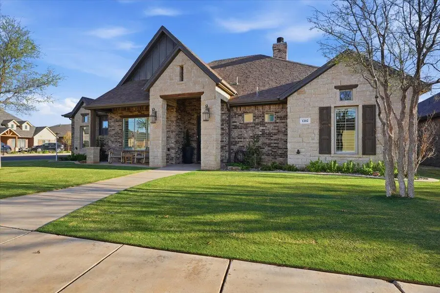 1202 N 14th Place, Wolfforth, TX 79382 - #3