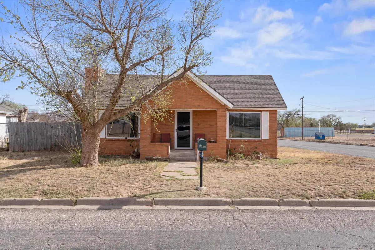 712 10th Street, Levelland, TX 79336 - #1