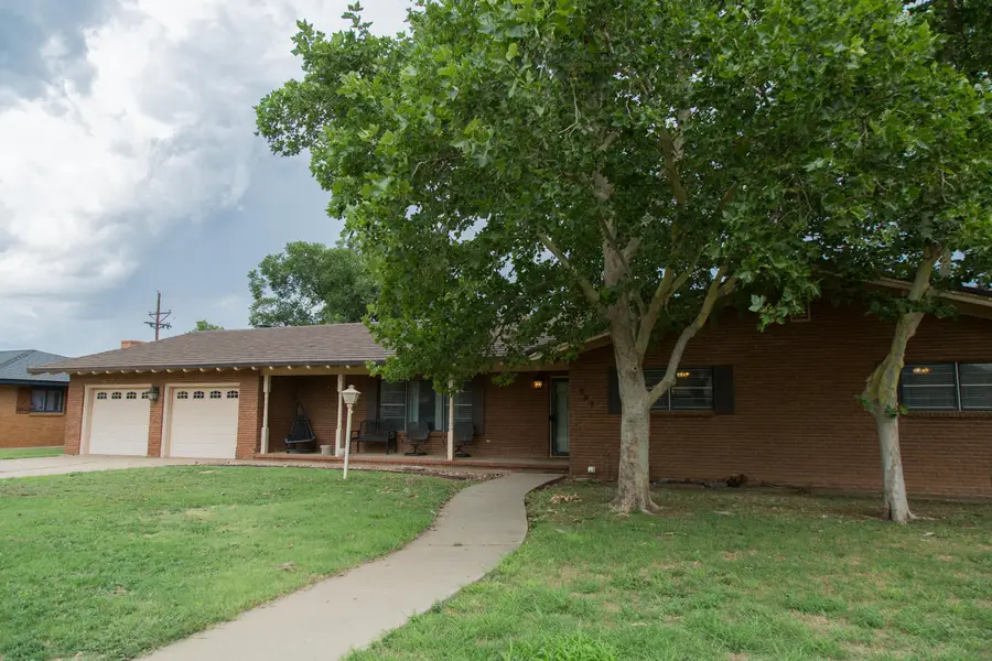 904 Itasca Street, Plainview, TX 79072 - #2