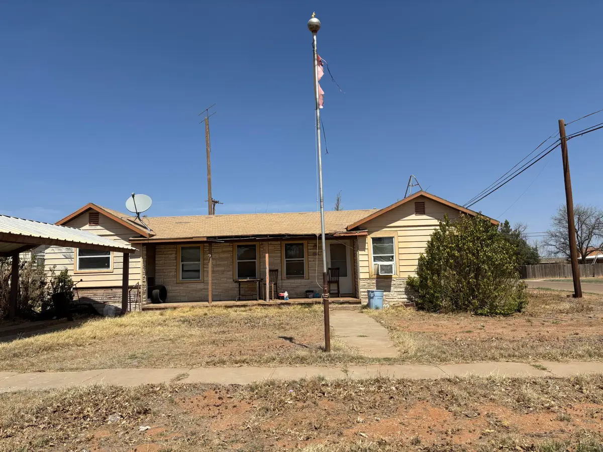 802 16th Street, Seagraves, TX 79359 - #1