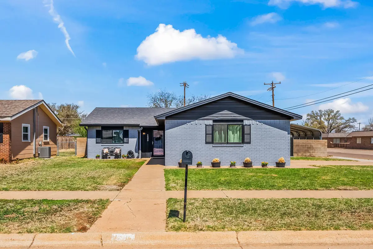 1500 W Garza Street, Slaton, TX 79364 - #1