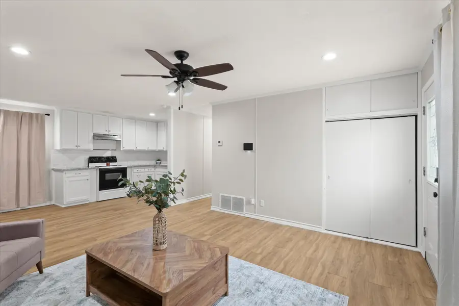 127 Flint Avenue, Levelland, TX 79336 - #3