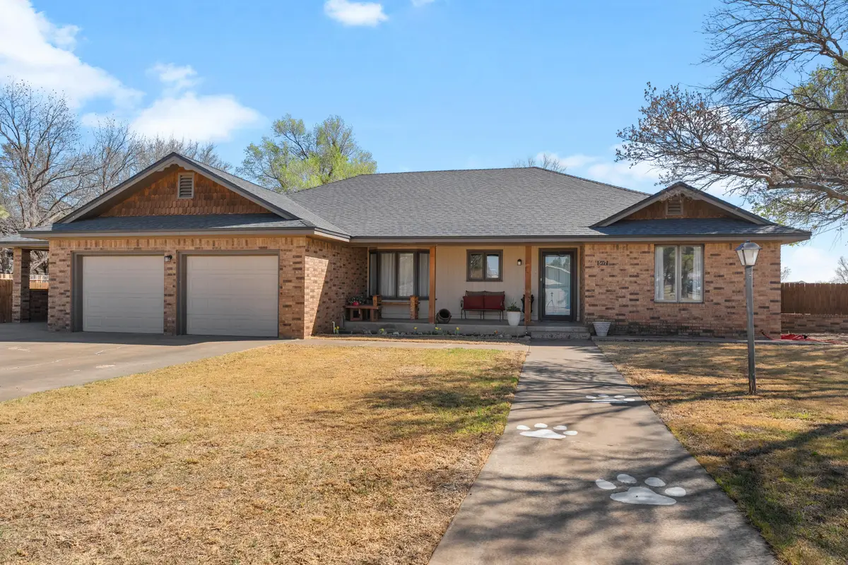 507 Mesa Drive, Plainview, TX 79072 - #1
