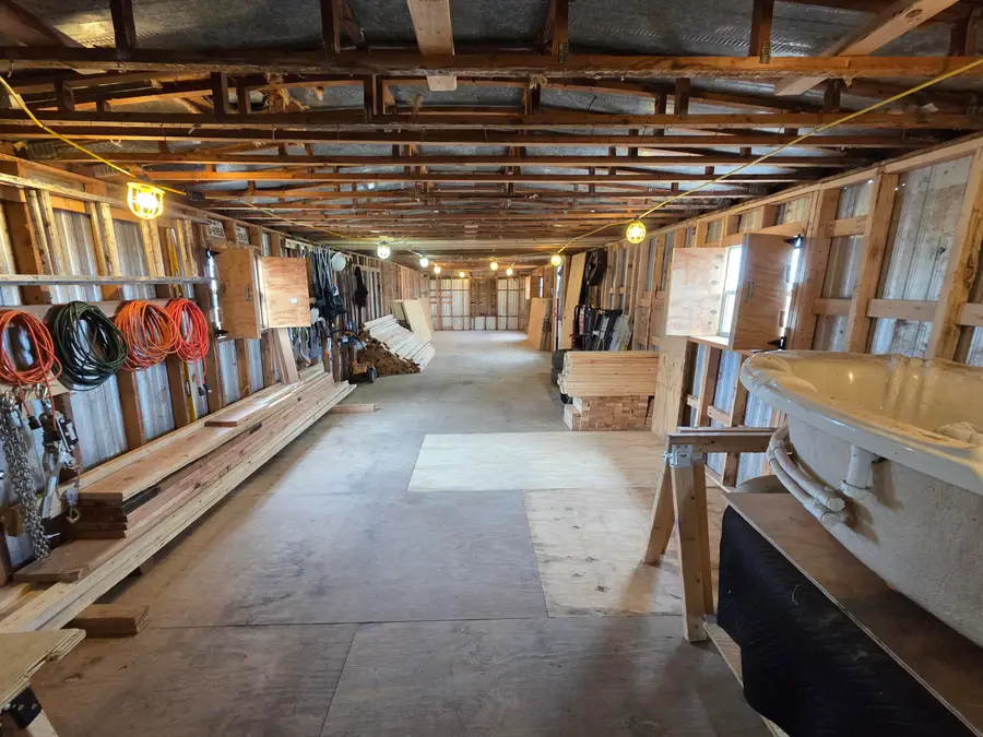 615 E 9th Street, Hale Center, TX 79041 - #3