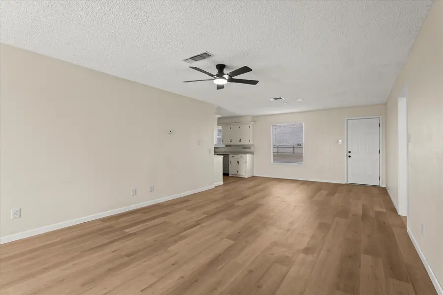 102 Eagle Avenue, Levelland, TX 79336 - #3