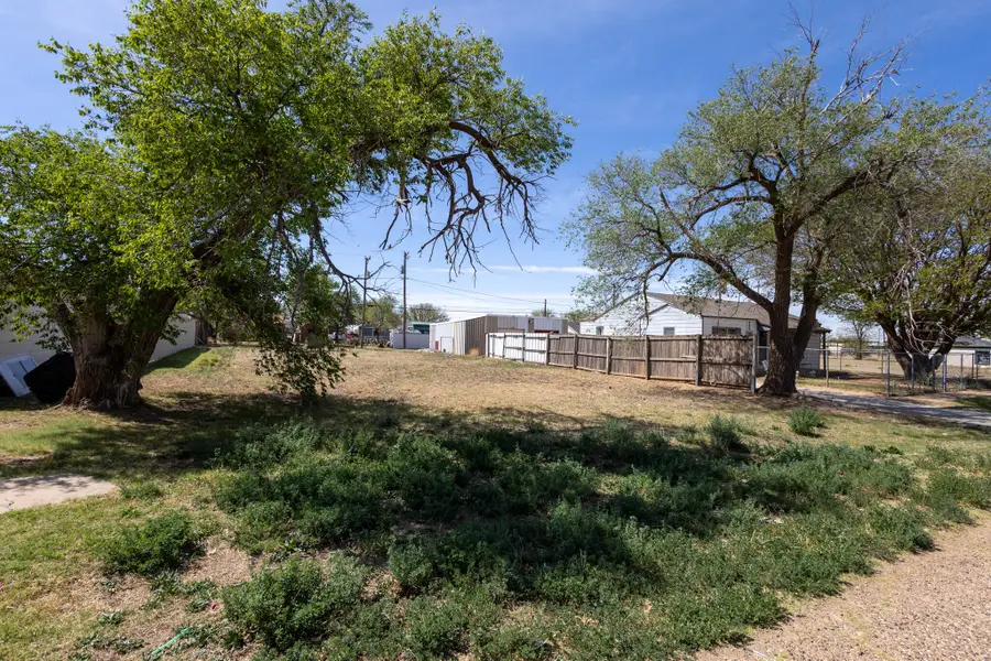 1104 E Quinn Street, Lubbock, TX 79403 - #2