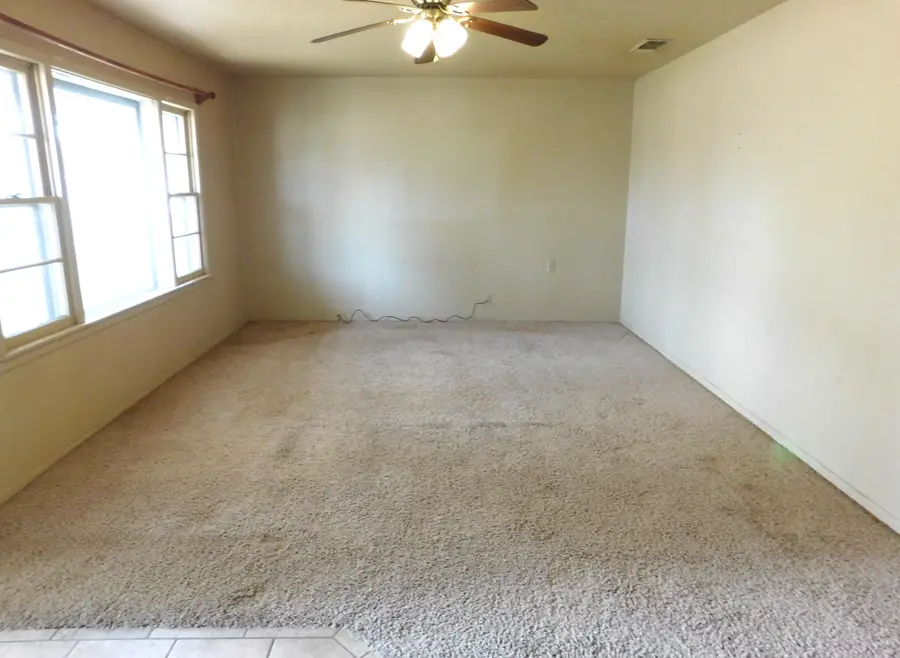 1623 W Avenue C, Muleshoe, TX 79347 - #2