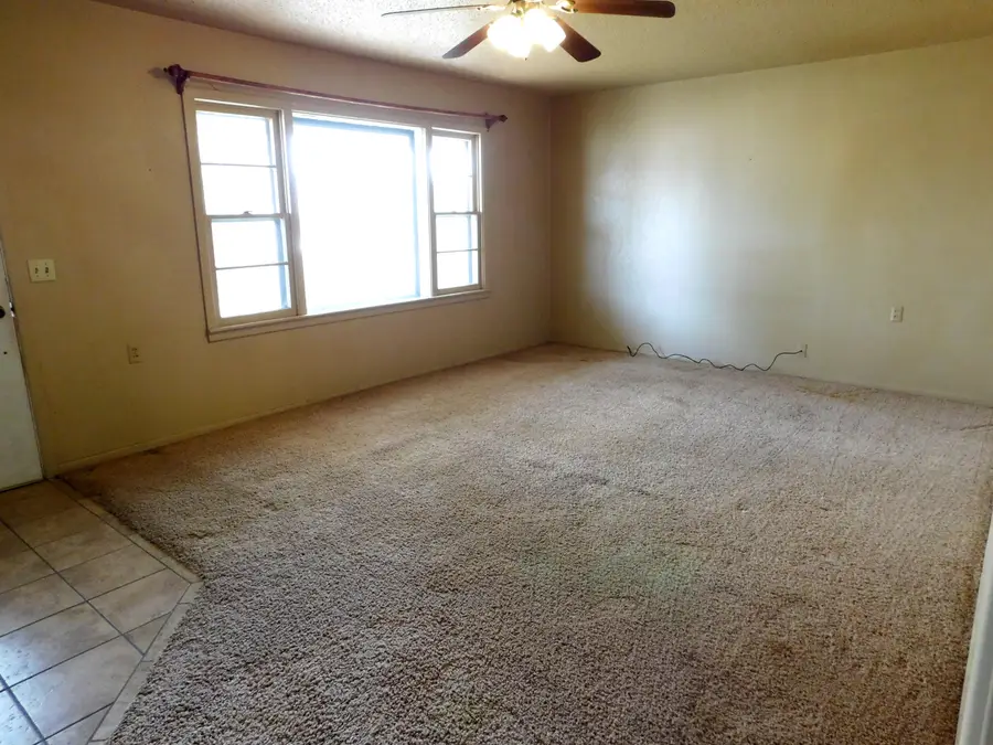 1623 W Avenue C, Muleshoe, TX 79347 - #3