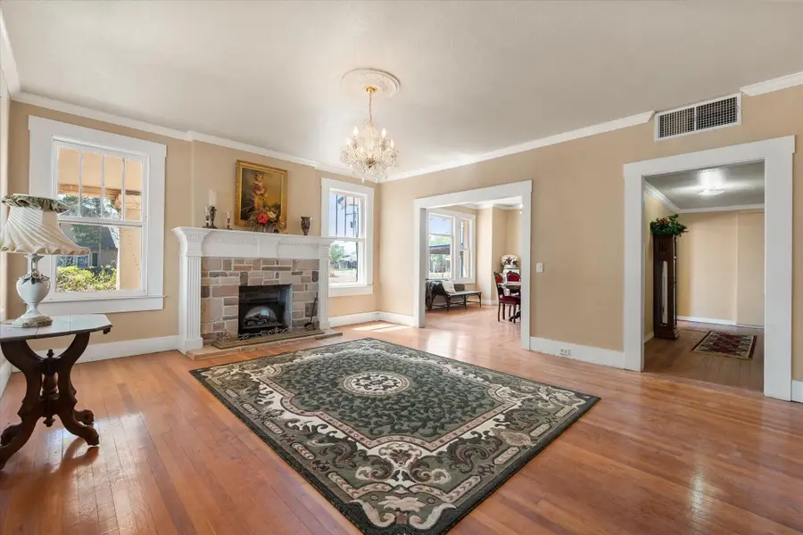 2001 N Main Street, Tahoka, TX 79373 - #3