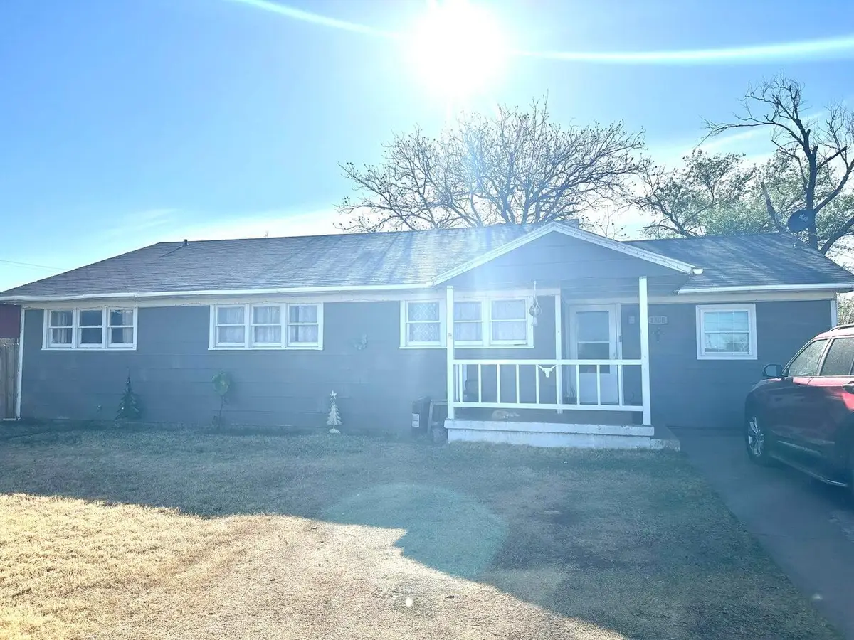 1305 Smythe Street, Plainview, TX 79072 - #1