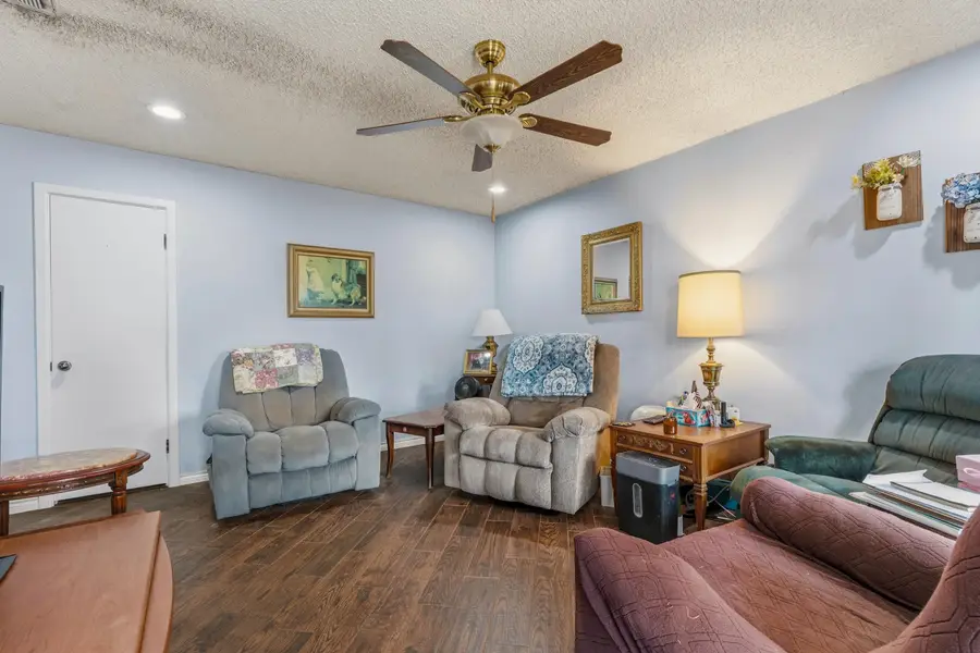 1835 W Lynn Street, Slaton, TX 79322 - #3